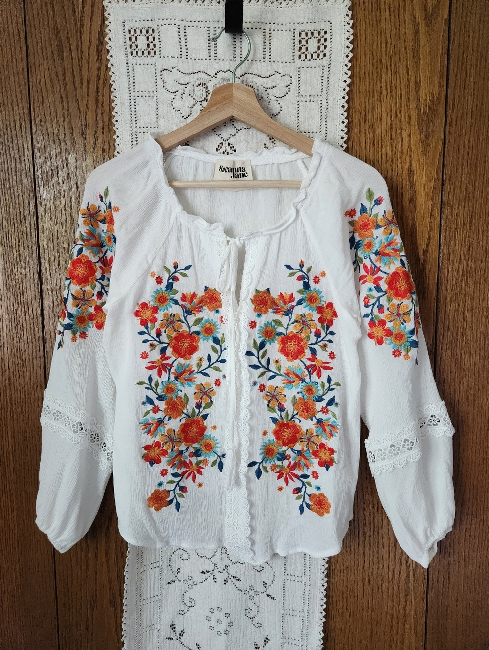 Savanna Jane White Floral Embroidered Peasant Blouse